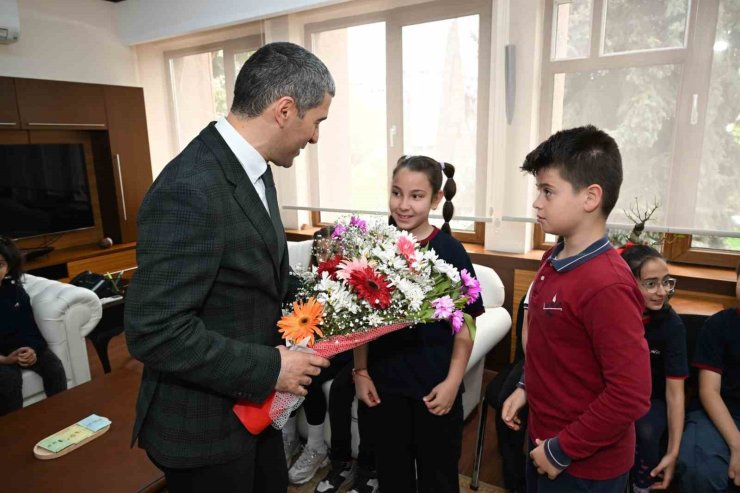 Minik kalemlerden büyük eser: ‘Çocuğum, Yazarım’