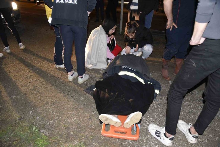 Çarpıştıktan sonra savrulan 2 araç yayaların arasında daldı: 11 yaralı