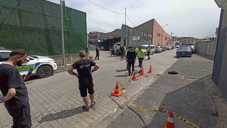 İş yerinde silahlı saldırıya uğrayan hurdacı ağır yaralandı