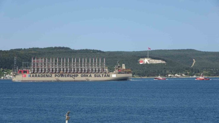 Çanakkale’nin elektrik ihtiyacını karşılayabilecek enerji üreten gemi boğazdan geçti