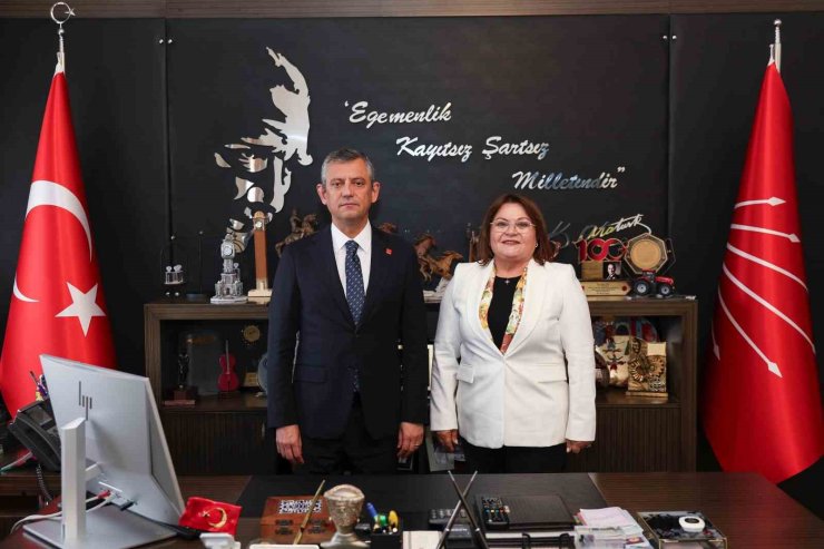 Başkan Gençay’dan CHP Genel Başkanı Özel ile görüştü