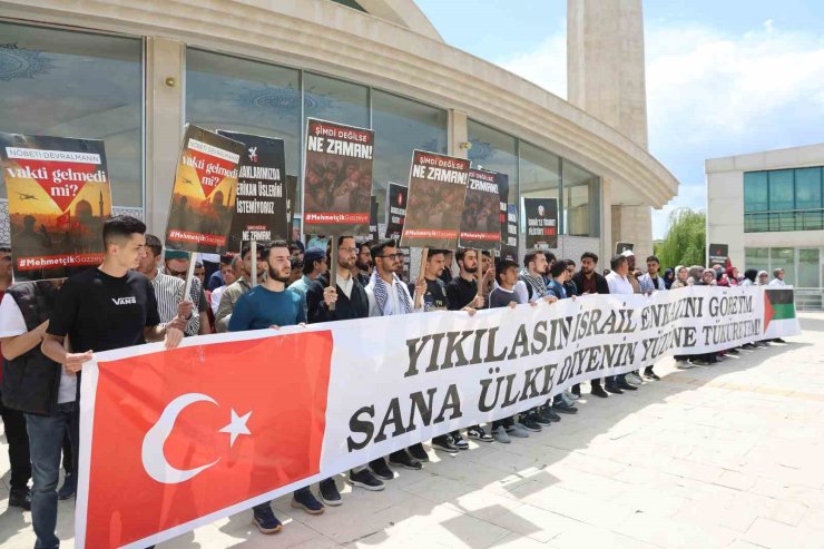 Elazığ’da üniversite öğrencileri Gazze için yürüdü