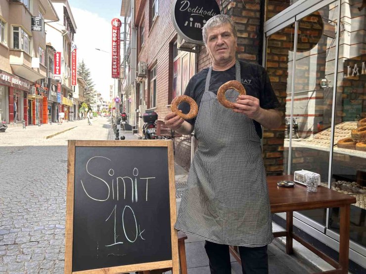 Simidi yüzde 50 indirimle 10 liraya satıyor