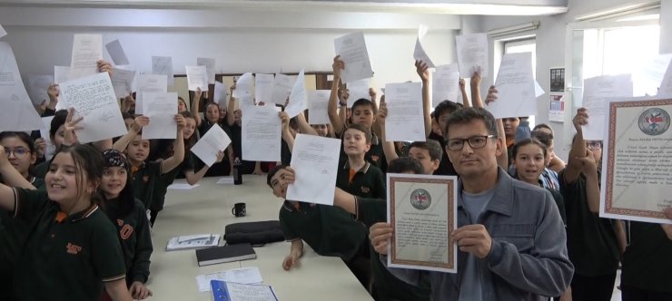 Mehmetçiğe yazdıkları mektuplara cevap geldi