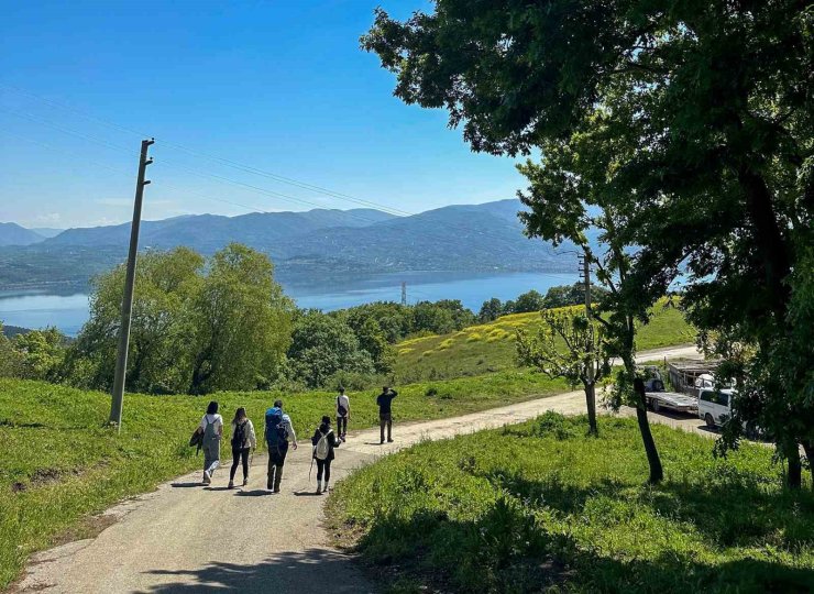 Kırcaali Yaylası ve Manda Gölü’nü keşfettiler