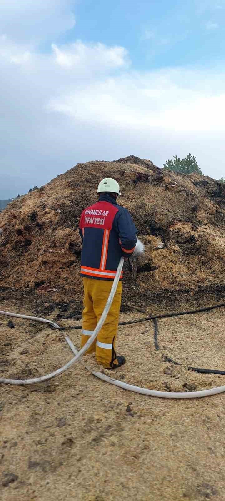 Elazığ’da samanlıkta korkutan yangın