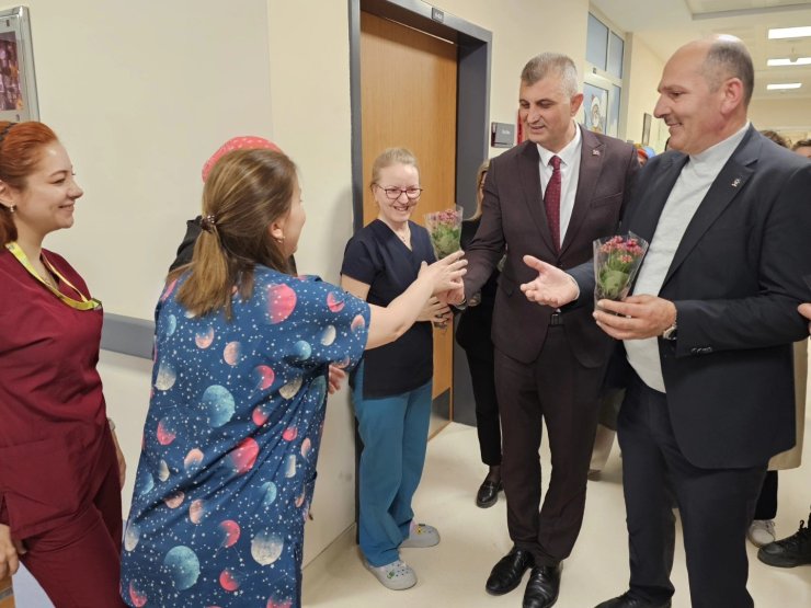 Hemşirelere sürpriz kutlama