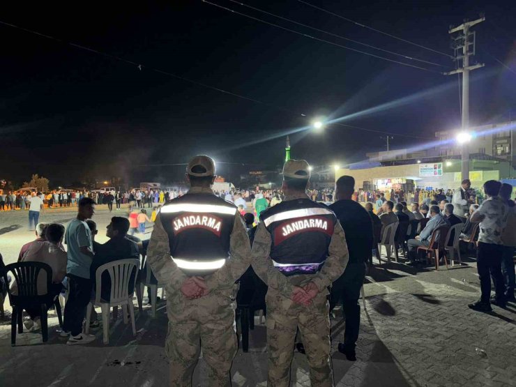 Jandarmadan düğün mesaisi