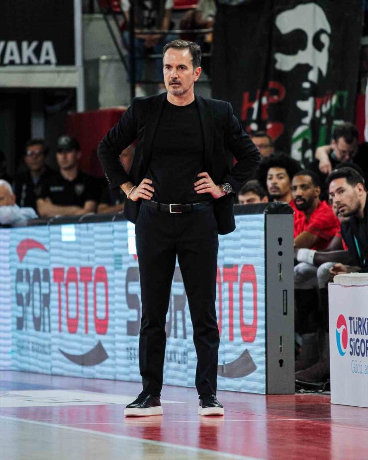 Ahmet Çakı: "Büyük fedakarlıklarla mücadele eden bir ekibiz"