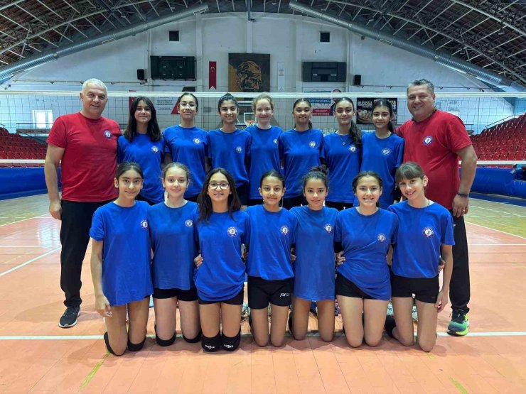 Söke Voleybol Takımı Midi Kızlar’da Türkiye Finallerine yükseldi