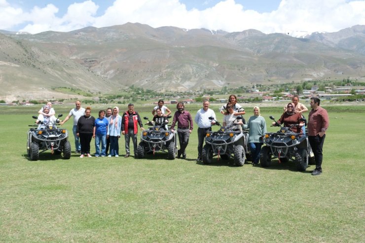 Engelliler Haftası kapsamında yamaç paraşütü ve ATV sürüşü etkinliği düzenlendi