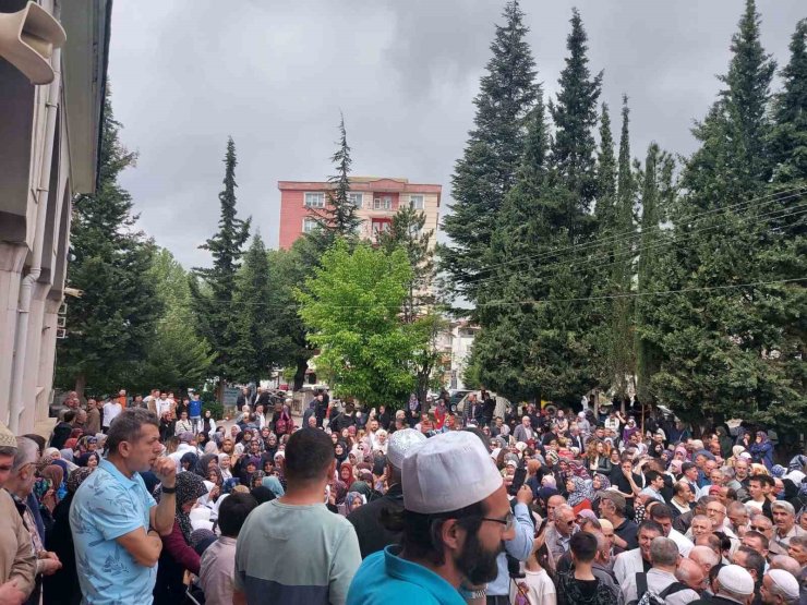 Gediz’den hacı adayları dualarla kutsal topraklara uğurlandı