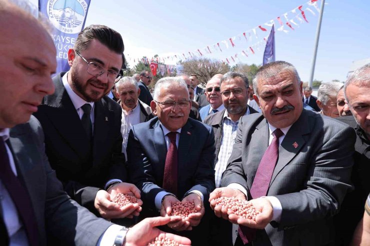 Başkan Büyükkılıç’tan Dünya Çiftçiler Günü’nde 1 milyar TL’lik güçlü mesaj