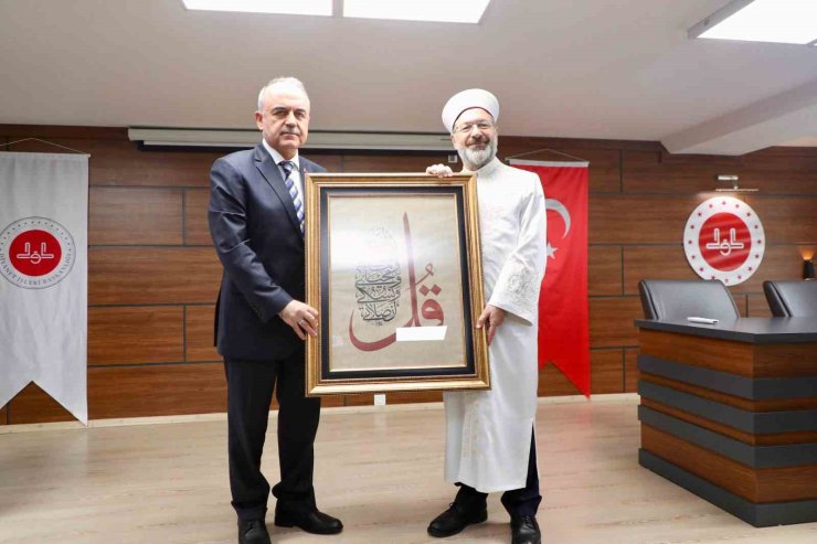 Diyanet İşleri Başkanı Erbaş, din görevlilerine seslendi: "Aldığınız eğitimle en iyi imam olmak için yarışacaksınız"