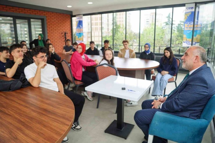 Canik’te "Kütüphanede Kuşak Buluşmaları"