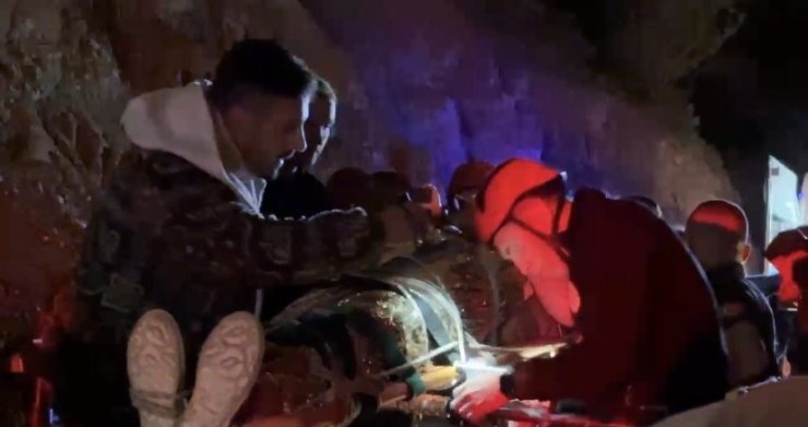 Çankırı Kalesi’nden kayalıklara düştü, ekipler seferber oldu