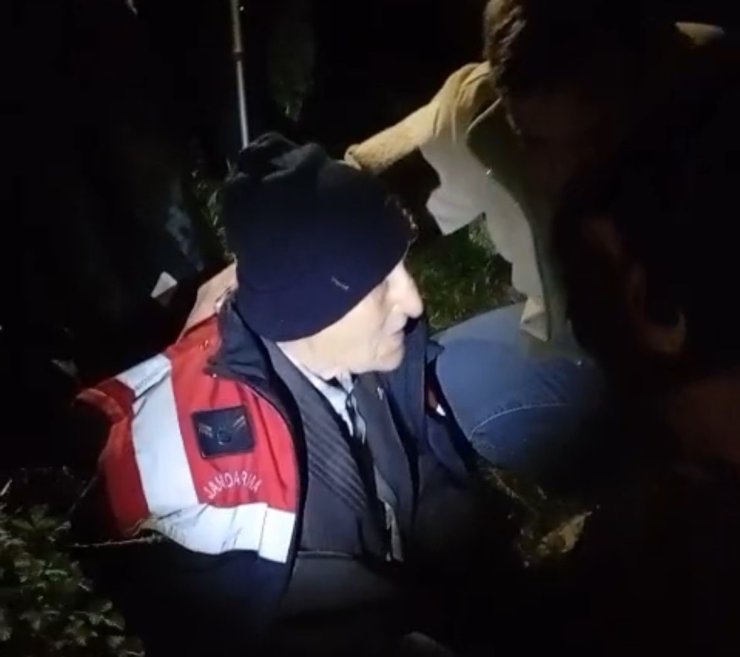 92 yaşındaki kayıp adam, 15 saat sonra ormanda bulundu