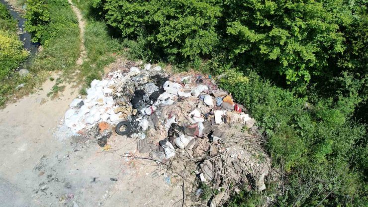 Döküm sahasına para ödememek için yeşil alanları katlediyorlar