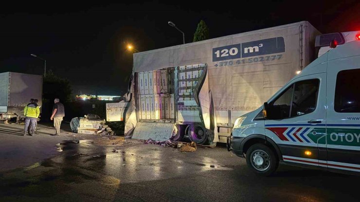 Dinlenme tesisinde park halindeki kamyonun kasasında yangın çıktı