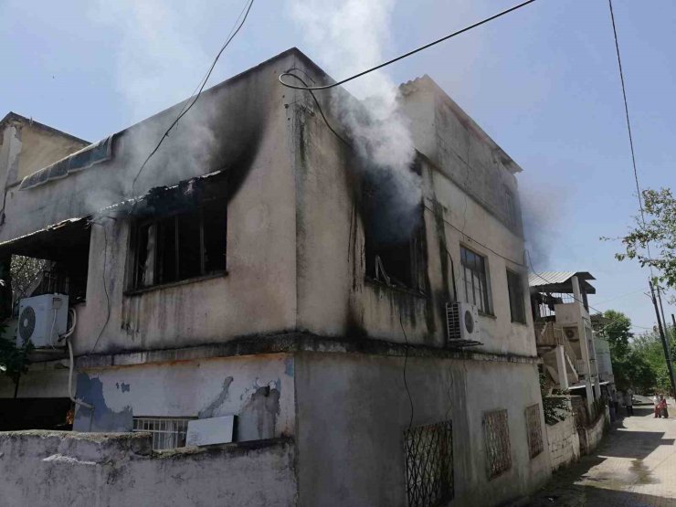 Dörtyol’da ev yangını