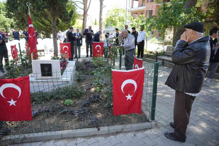 Şehidinin adının verildiği okul öğrencilerinden şehide vefa