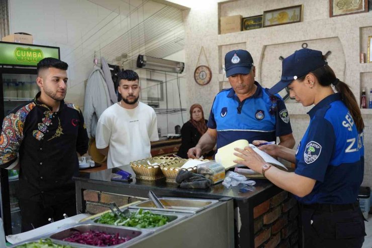 Şehitkamil zabıta ekiplerinden tavuk denetim
