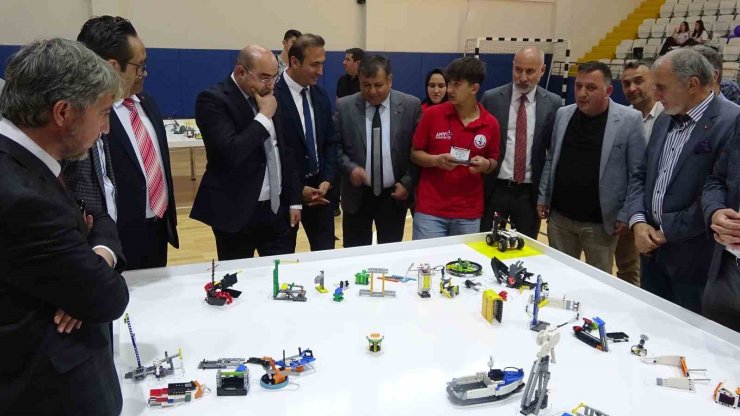 Kütahya’da robotlar yarıştı