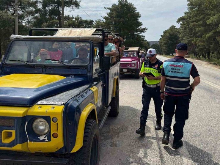 Marmaris’te Jeep Safari araçlarına Jandarma denetimi