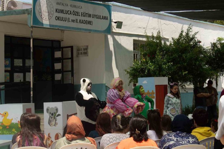 Kepez’den çocuklara masal gibi tiyatro gösterisi