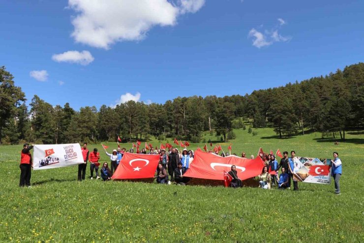 Erzurum’da gençler 19 Mayıs için yürüdü