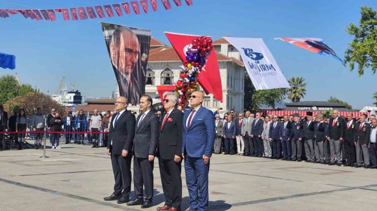 Bandırma’da 19 Mayıs törenle kutlandı