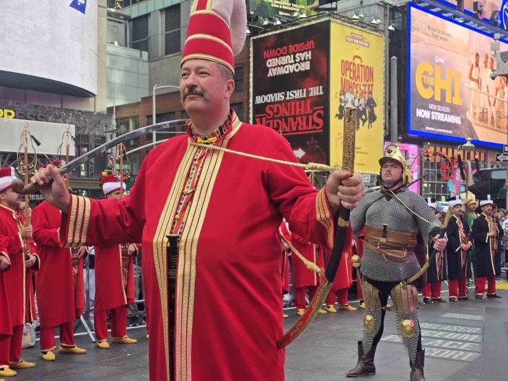 Mehteran Birliği’nden Times Meydanı’nda görkemli konser