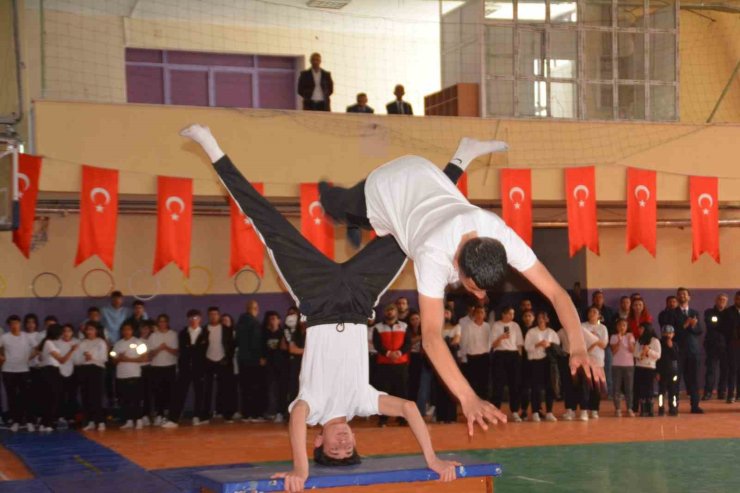 Sarıkamış’ta 19 Mayıs coşkuyla kutlandı