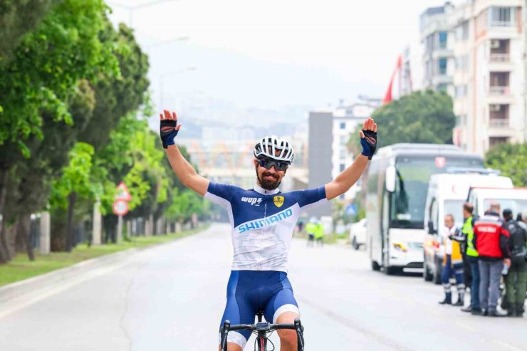 Bilecikli bisiklet sporcusu Mert Hüner Samsun’daki yarışta 3’üncü oldu