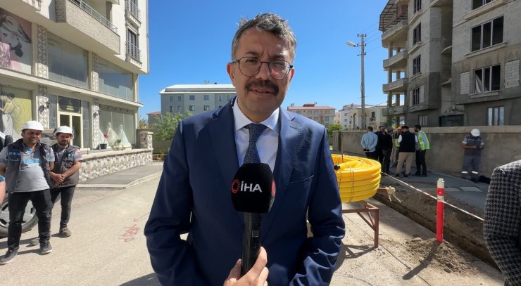 Hakkari Valisi Çelik’ten Yüksekova’da 5 mahalleye doğalgaz müjdesi