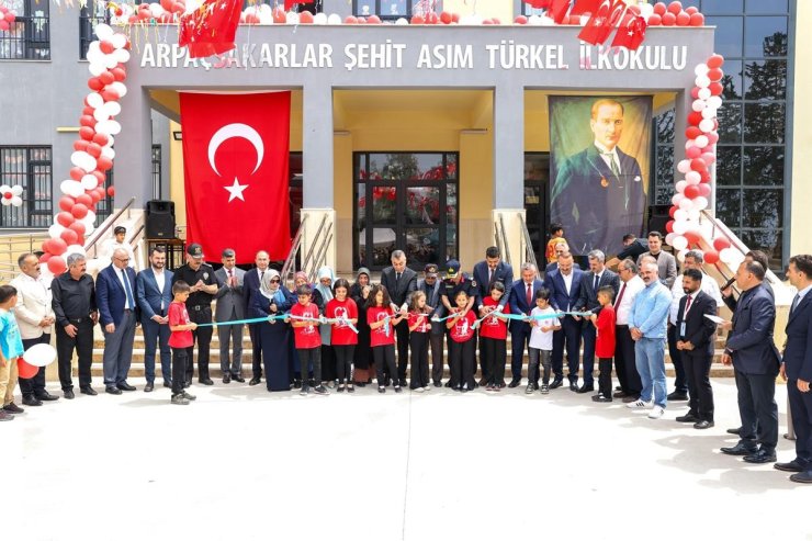 Vali Toros:" Bir kahramanın mirasına, sadakatin ifadesidir"