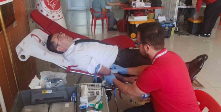 Siirt’te savcı ve hakimler kan bağışında bulundu