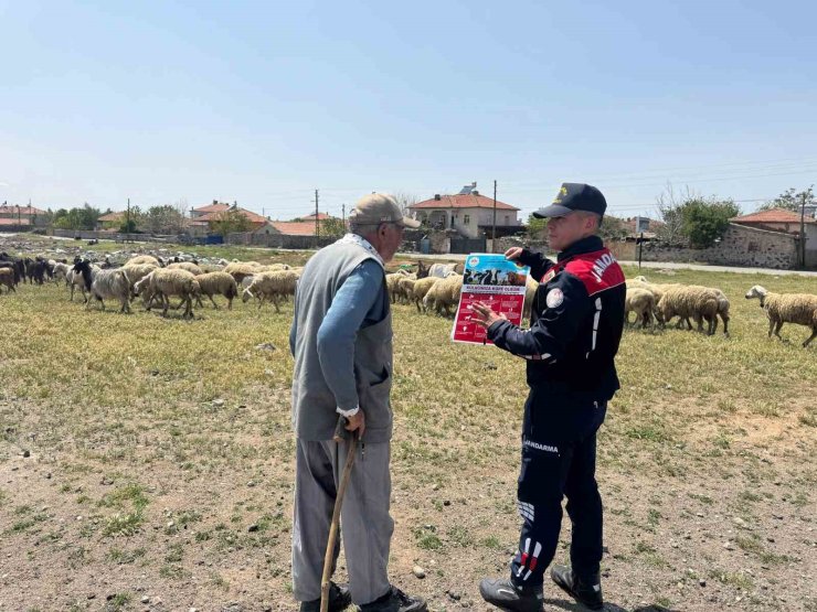 Jandarma Kurban Bayramı öncesi üretici ve vatandaşı bilgilendiriyor