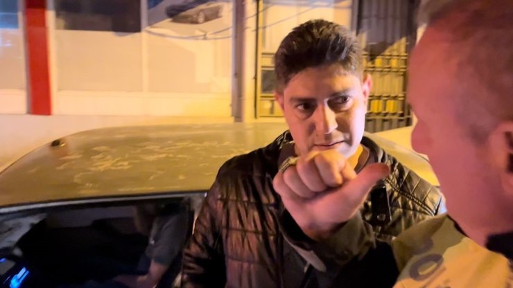 Böylesi görülmedi.. Alkollü çıkan bu sefer Türk değil, Suriyeli..