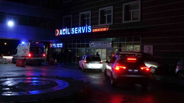 "Dur" ihtarına uymayan otomobili kovalan motosikletli asayiş ekibinin çarptığı yaya ağır yaralandı