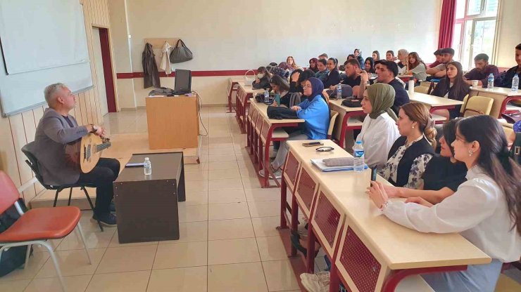 Atatürk Üniversitesi Turizm Fakültesi’nde Erzurum Türküleri ve Faruk Kaleli konuşuldu