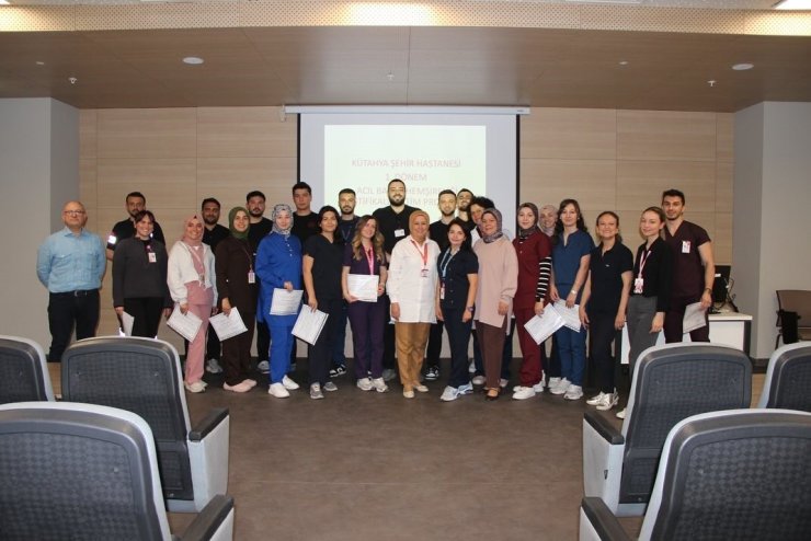 Kütahya Şehir Hastanesinde "Acil Bakım Hemşireliği Sertifikalı Eğitim Programı"