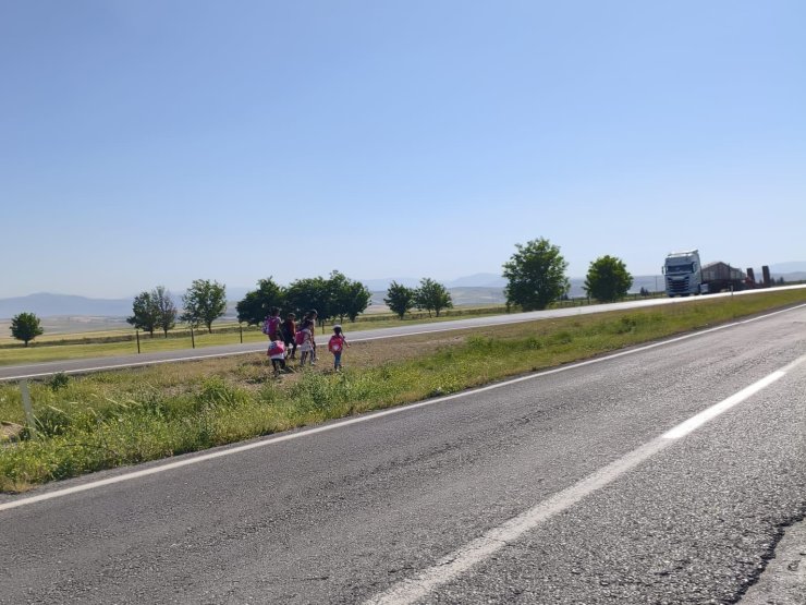 Siirt’te öğrencilerin tehlikeli okul yolculuğu