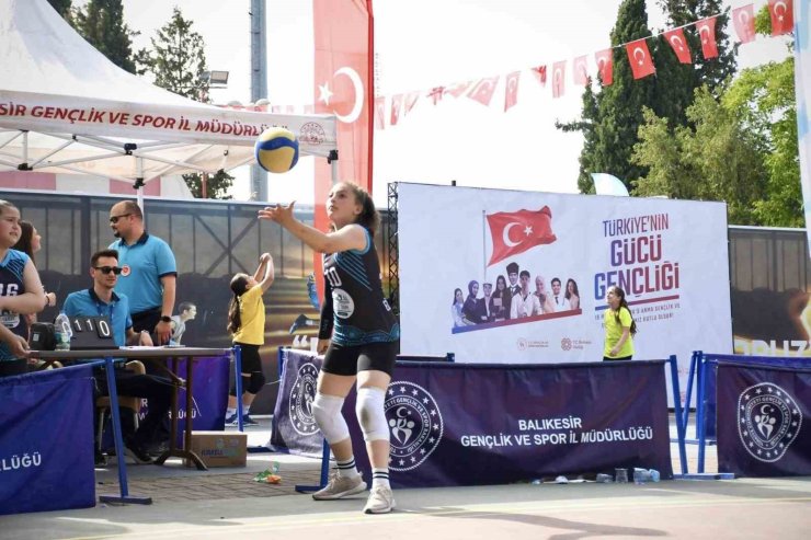 Balıkesirli gençler ’Gençlik Haftasında’ spora doydu