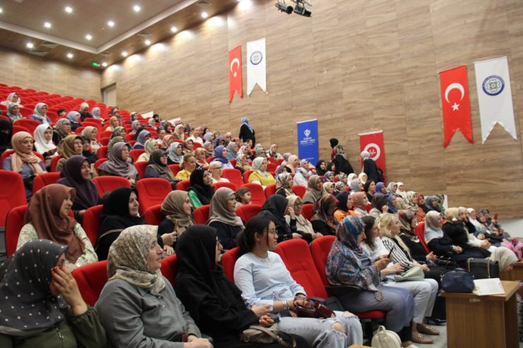 Muğla’da "fıtratın korunması ve aile" konulu konferans gerçekleştirildi