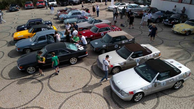 Ayvalık’ta klasik otomobillerin 27. Batı Anadolu Rallisi heyecanı