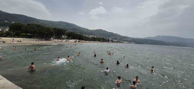 Bursa’da deniz sezonu erken açıldı