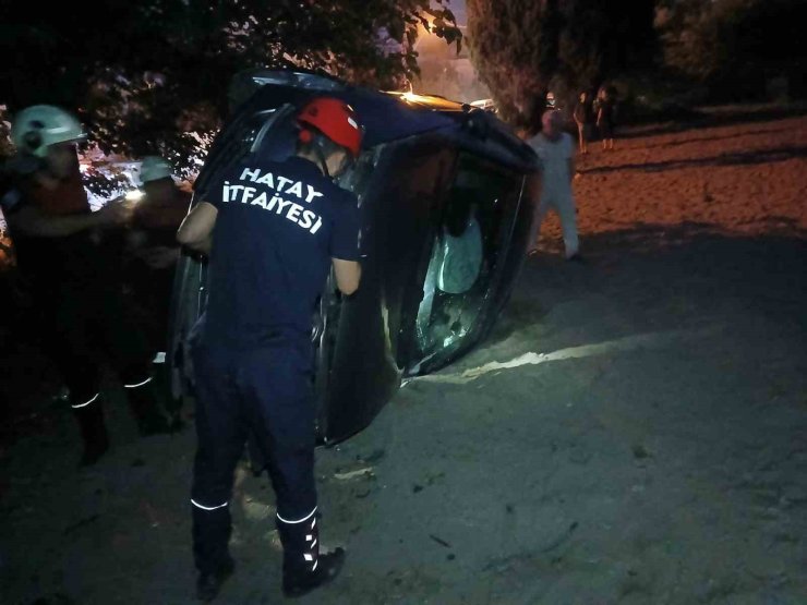 Dörtyol’da yan yatan otomobilin sürücüsü yaralandı