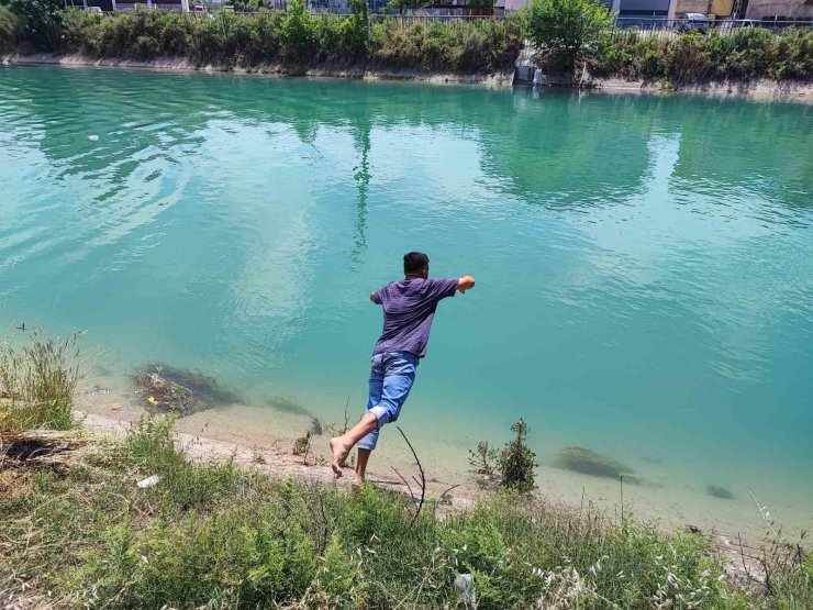 Adana’da gençlerin tehlikeli serinliği sürüyor