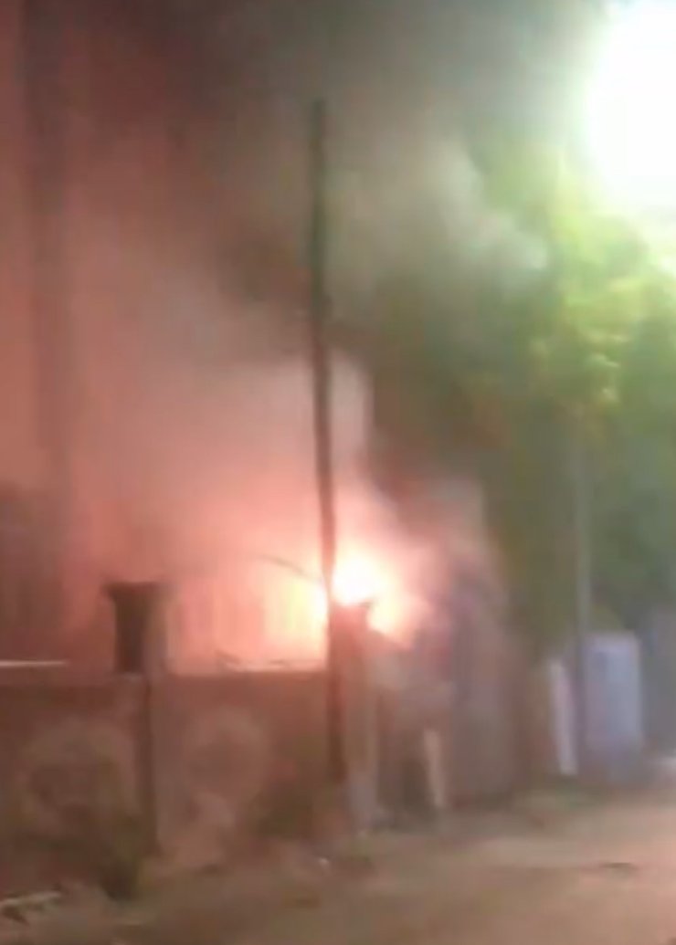 Elektrik tesisatında çıkan yangın korkuttu